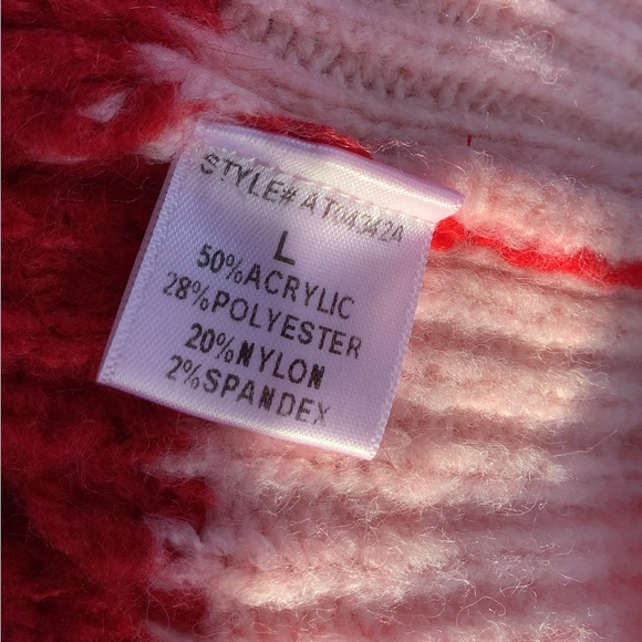 Soft, cozy crewneck sweater- like new❤️💖 - Picture 6 of 8